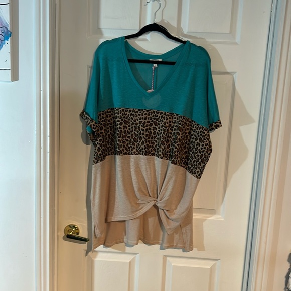 NWT Umgee Oversized Medium Blue/Leopard/cream Linen Blend Short Sleeve Shirt - Picture 1 of 9